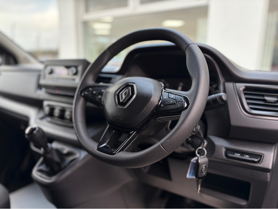 2022 Renault Trafic 2L Diesel For Sale Images