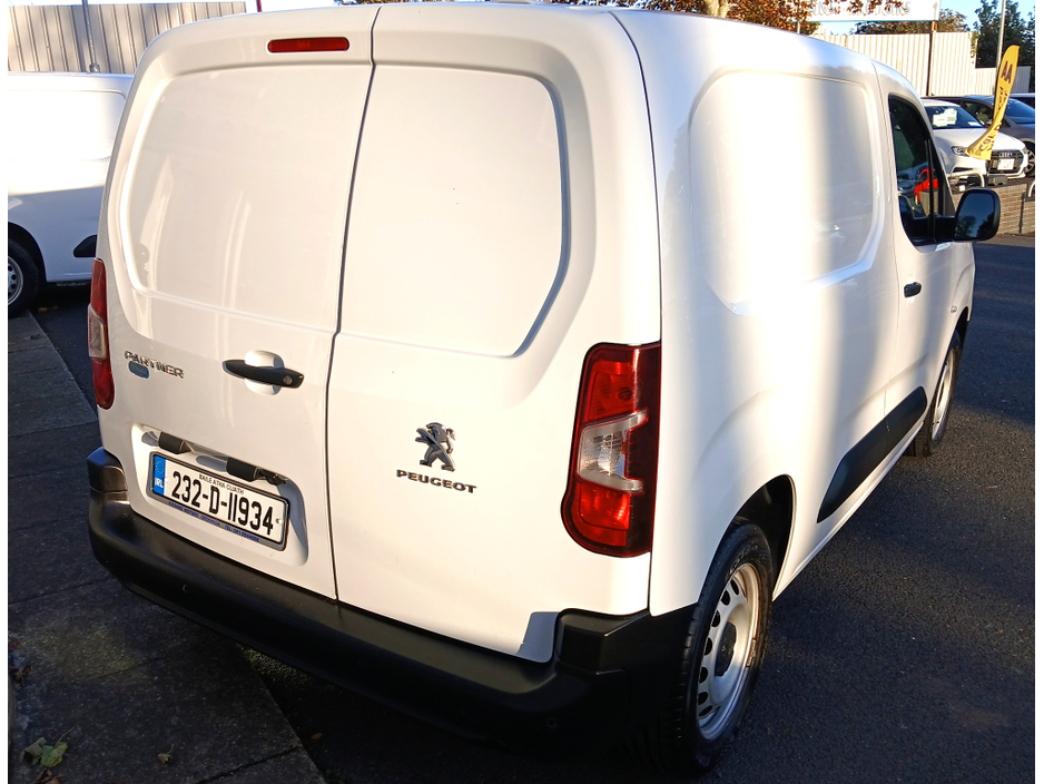 2023 Peugeot Partner 1.5L Diesel For Sale Images