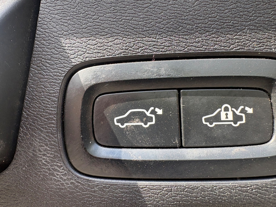 2017 Volvo XC60 2L Diesel For Sale Images