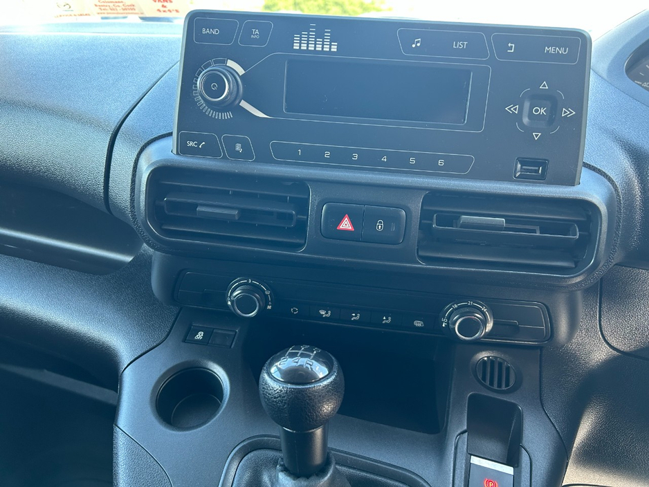 2021 Peugeot Partner 1.5L Diesel For Sale Images