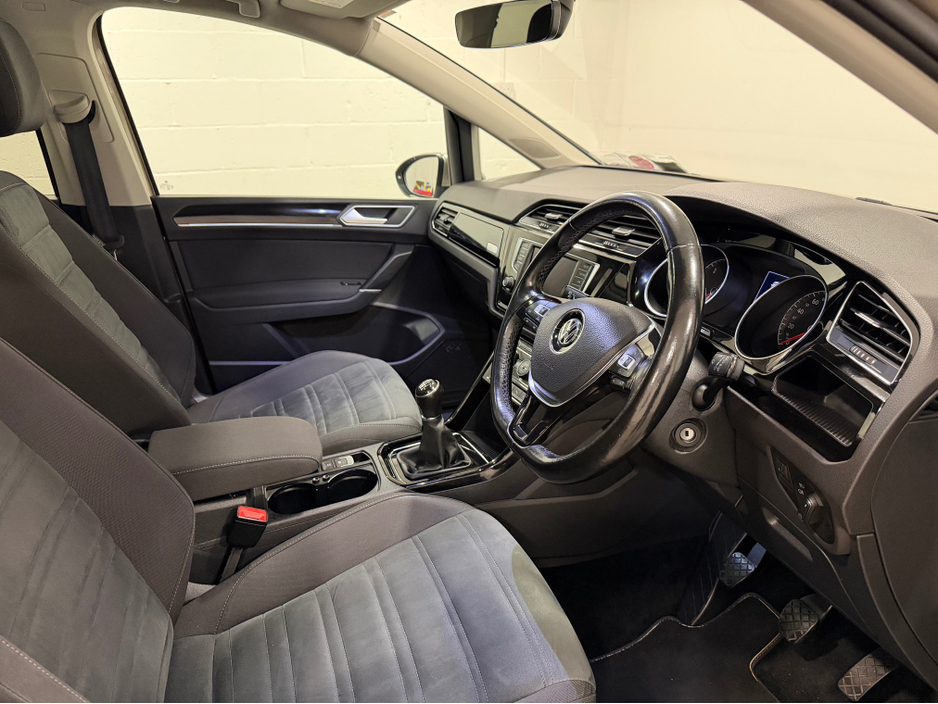 2017 Volkswagen Touran 1.6L Diesel For Sale Images