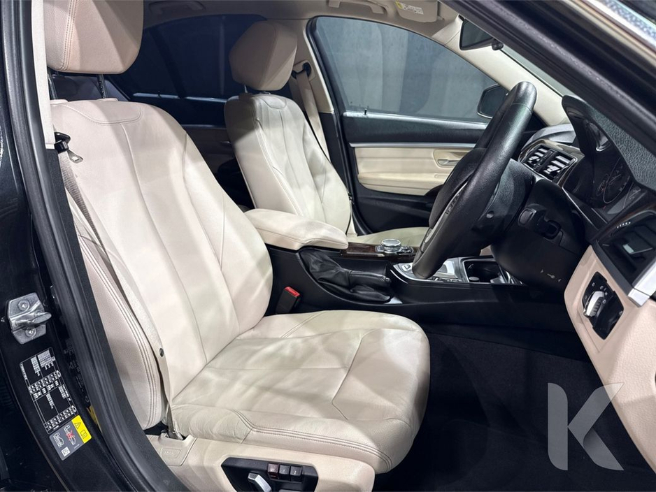 BMW 3 Series 330E HYBRID 2.0 AUTOMATIC - CRUISE CONTROL - FULL WHITE LEATHER UPHOLSTERY - HEATED ELECTRIC SEATS - REVERSE CAMERA/PARKING SENSORS — thumbnail 16