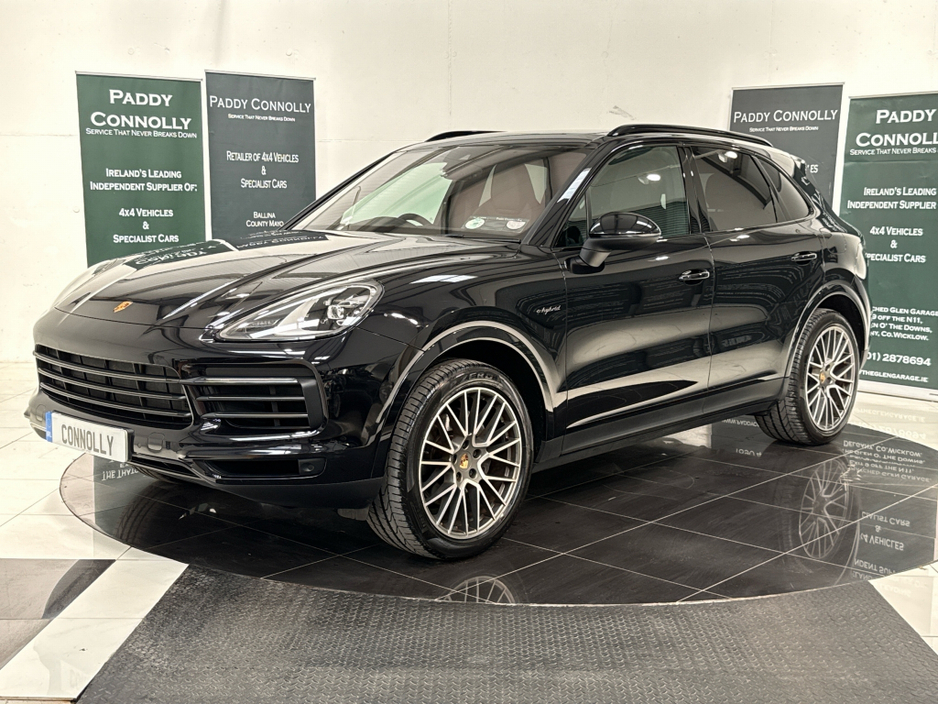 2022 Porsche Cayenne 3L Petrol Plug-in Hybrid For Sale Images