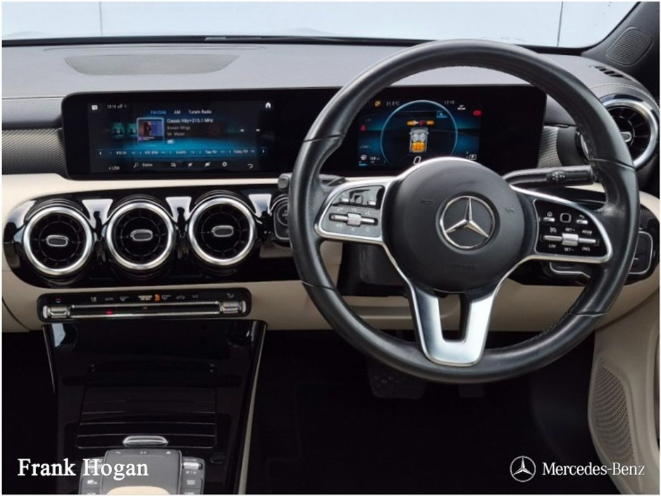 Mercedes-Benz CLA Class CLA180 Coup A/T Progressive 1.3 PETROL ( ONLY 49,000 KMS ) — thumbnail 11