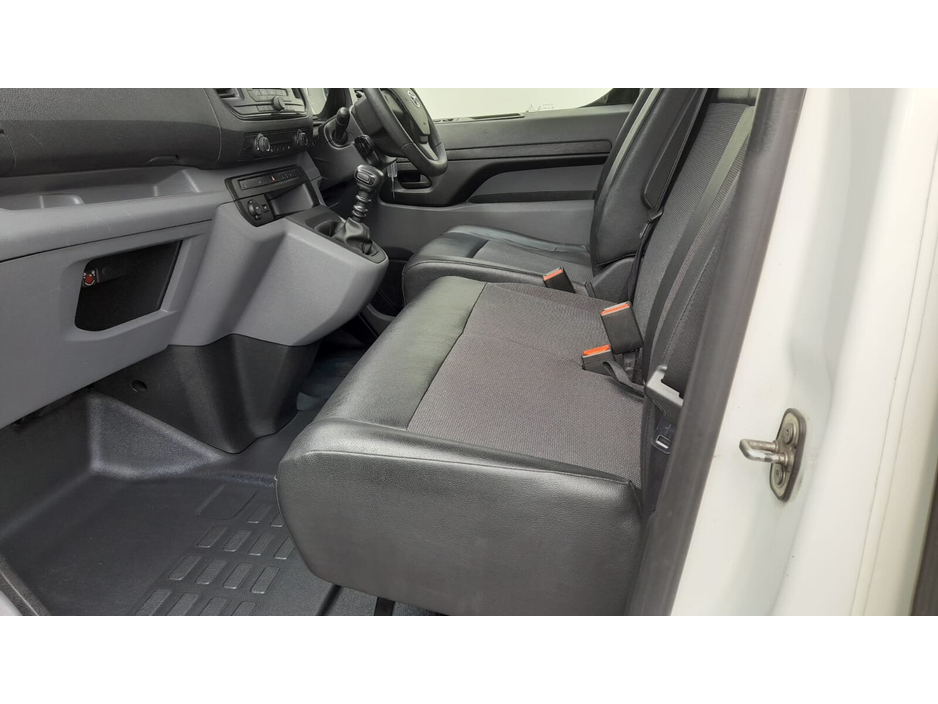 2020 Toyota Proace 1.5L Diesel For Sale Images