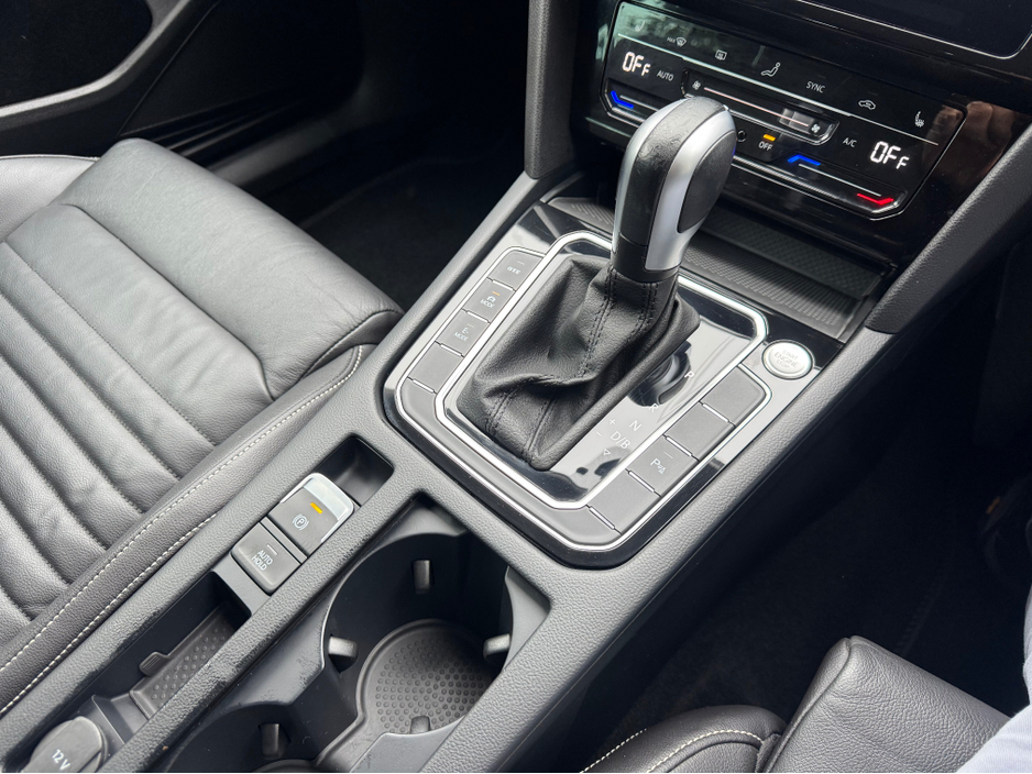 2022 Volkswagen Passat 1.4L Petrol Plug-in Hybrid For Sale Images