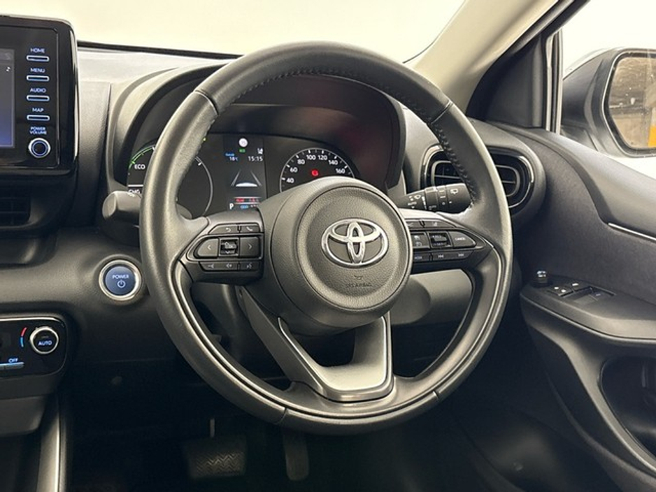 Toyota Yaris Luna Hybrid — thumbnail 9