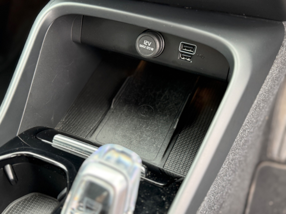 2022 Volvo XC40 1.5L Petrol Plug-in Hybrid For Sale Images