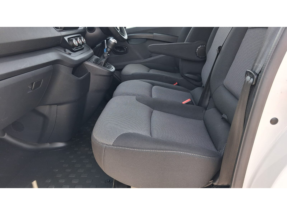 2023 Renault Trafic 2L Diesel For Sale Images