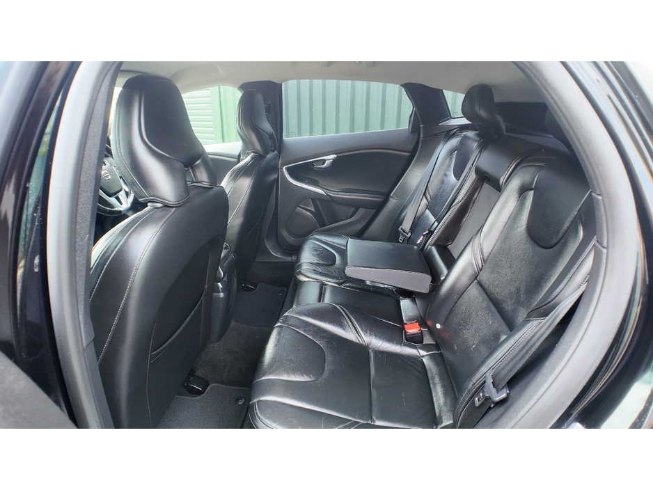 2017 Volvo V40 2L Diesel For Sale Images