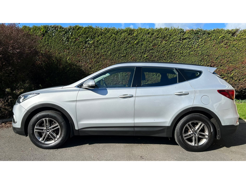 2017 Hyundai Santa Fe 2.2L Diesel For Sale Images
