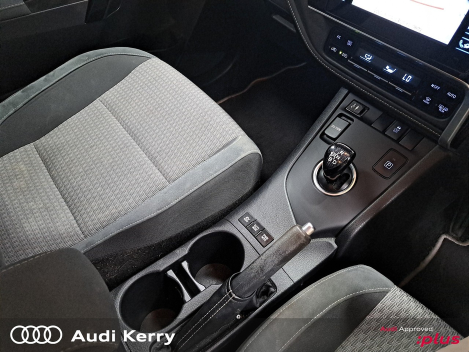 Toyota Auris HYBRID LUNA SPORT 4DR AUTO — thumbnail 18