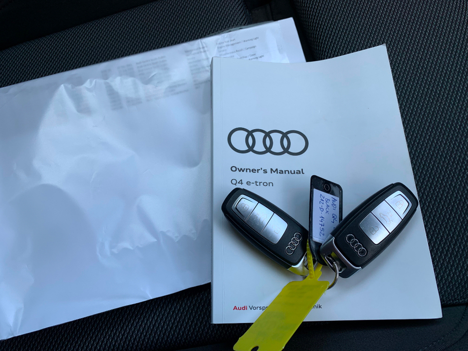 Audi Q4 e-tron E-TRON SPORT 35 EV AUTO // ONE OWNER // FULL SERVICE HISTORY // STUNNING CONDITION // 08/27 NCT AND €120 ROAD TAX // REVERSE CAMERA, HEATED SEATS AND — thumbnail 30