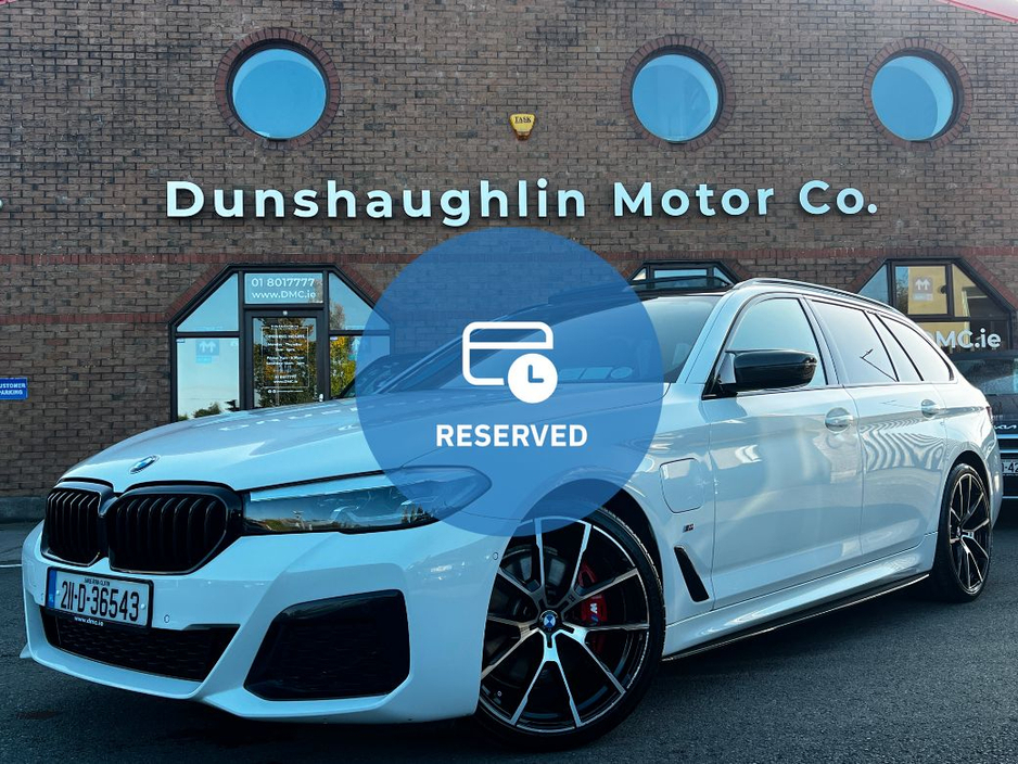 BMW 5 Series 530e M SPORT xDRIVE TOURING *PAN ROOF & LOW KMS*