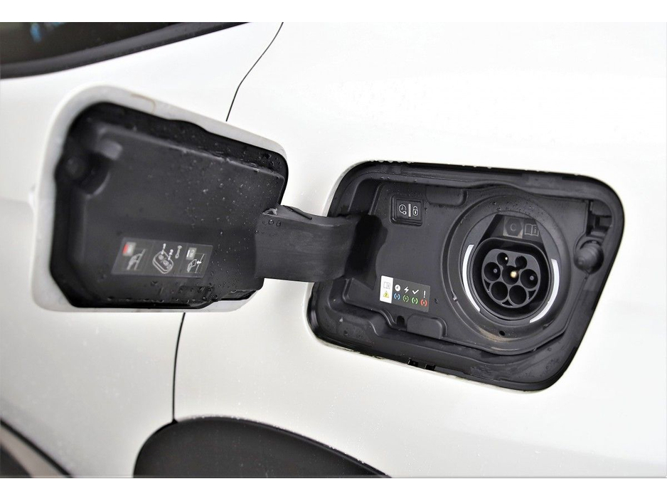 Peugeot 3008 1.6 PHEV ALLURE *BI-TONE ROOF* — thumbnail 27