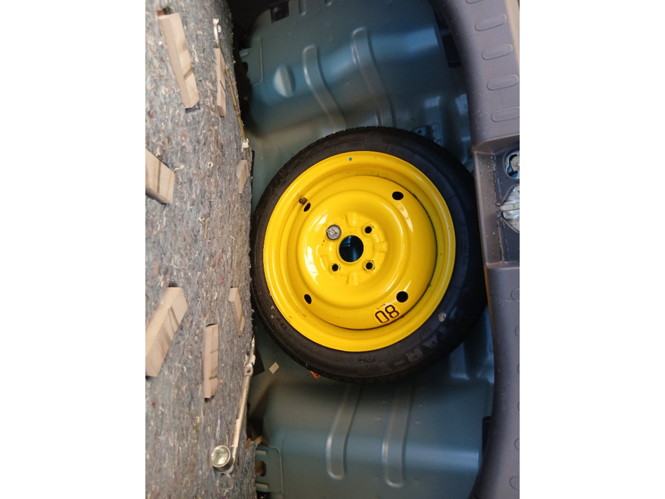 Suzuki Alto 4DR — thumbnail 16