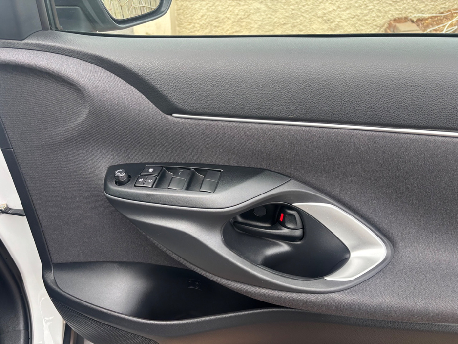 2023 Toyota Yaris Cross 1.5L Petrol Hybrid For Sale Images