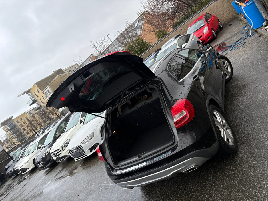 Mercedes-Benz GLA Class 1.6 Petrol Auto — thumbnail 16