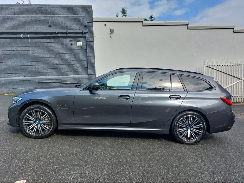 2022 BMW 3 Series 2.0L Petrol Plug-in Hybrid For Sale Images