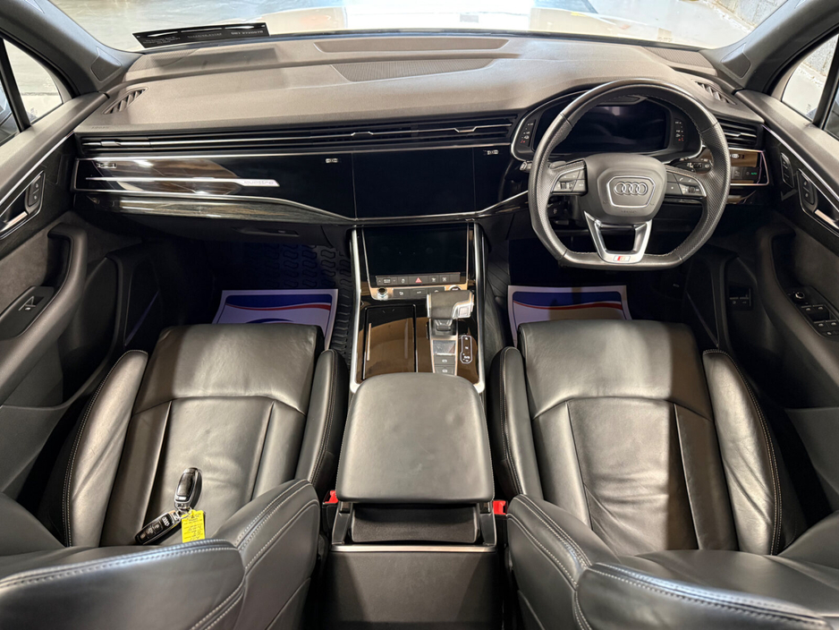 2021 Audi Q7 3L Petrol Hybrid For Sale Images