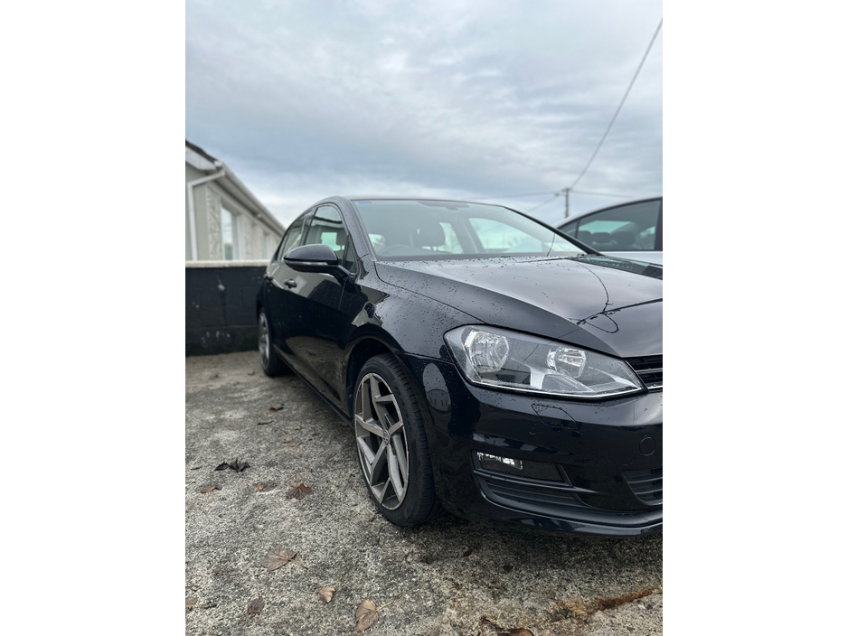 2016 Volkswagen Golf 1.6L Diesel from Mulvihill Motors CarsIreland.ie