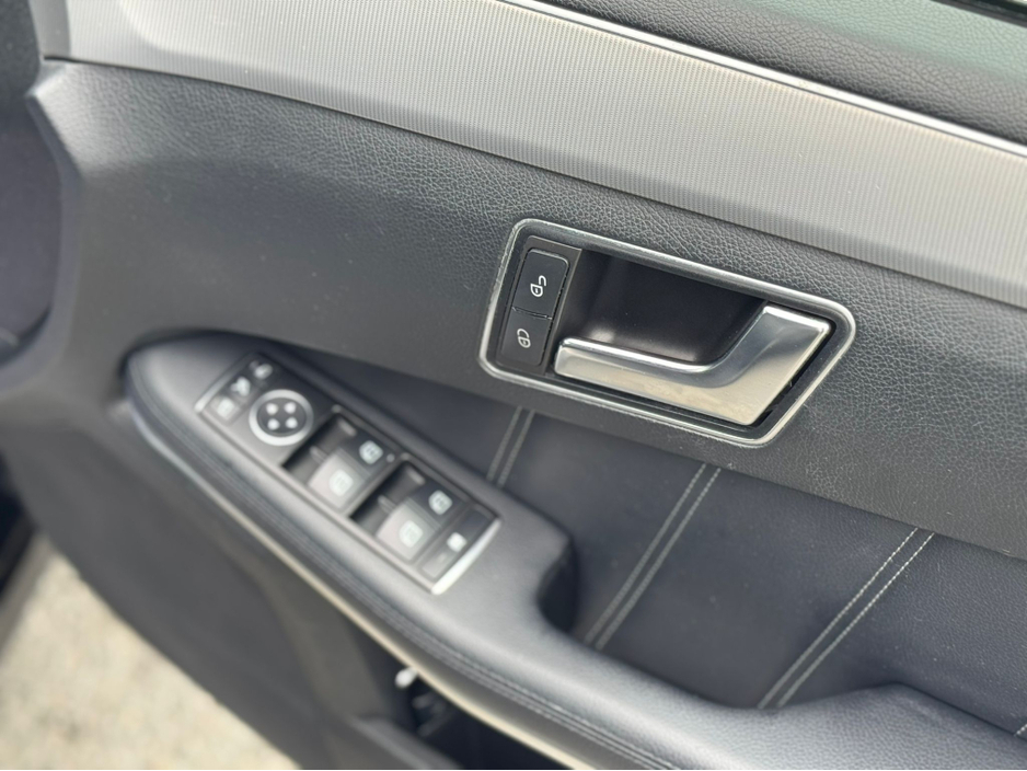 2014 Mercedes-Benz E Class 2.1L Diesel Hybrid For Sale Images
