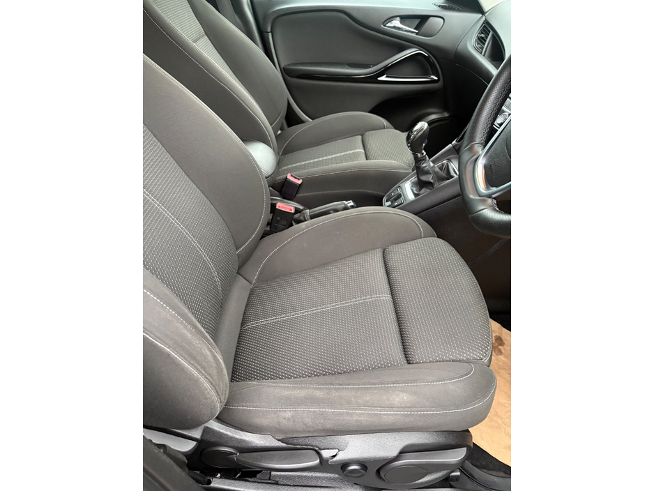 2015 Vauxhall Zafira 2L Diesel For Sale Images
