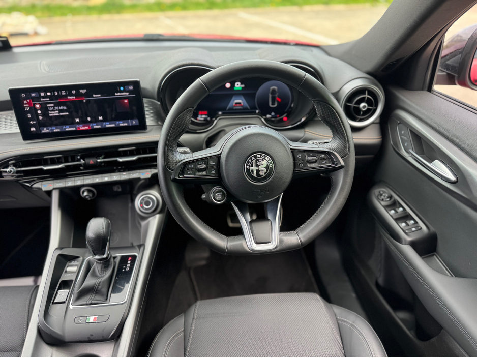 2023 Alfa Romeo Tonale 1.5L Petrol Hybrid For Sale Images