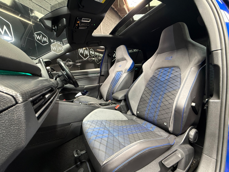Volkswagen Golf 2.0 TSI R 4MOTION 320PS 5 5DR AUTO LAPIZ BLUE, PANORAMIC SUNROOF — thumbnail 27