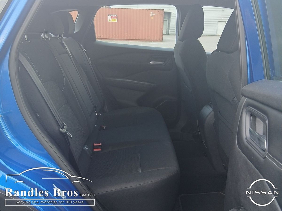 Nissan Qashqai 1.3 PET MILD HYBRID SV CVT — thumbnail 14