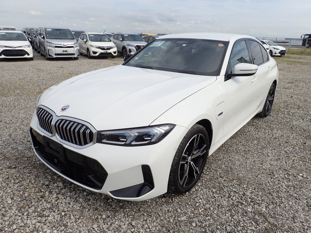 2023 BMW 3 SERIES 330E PLUG IN HYBRID M-SPORT PLUS PACK // HUGE SPEC IN AS NEW CONDITION // BUY WITH CONFODENCE AA AND SIMI APPROVED DEALER 2025 // FINANCE ARRANGED // ALL TRADE INS WELCOME // CALL NOW TO ARRANGED A T