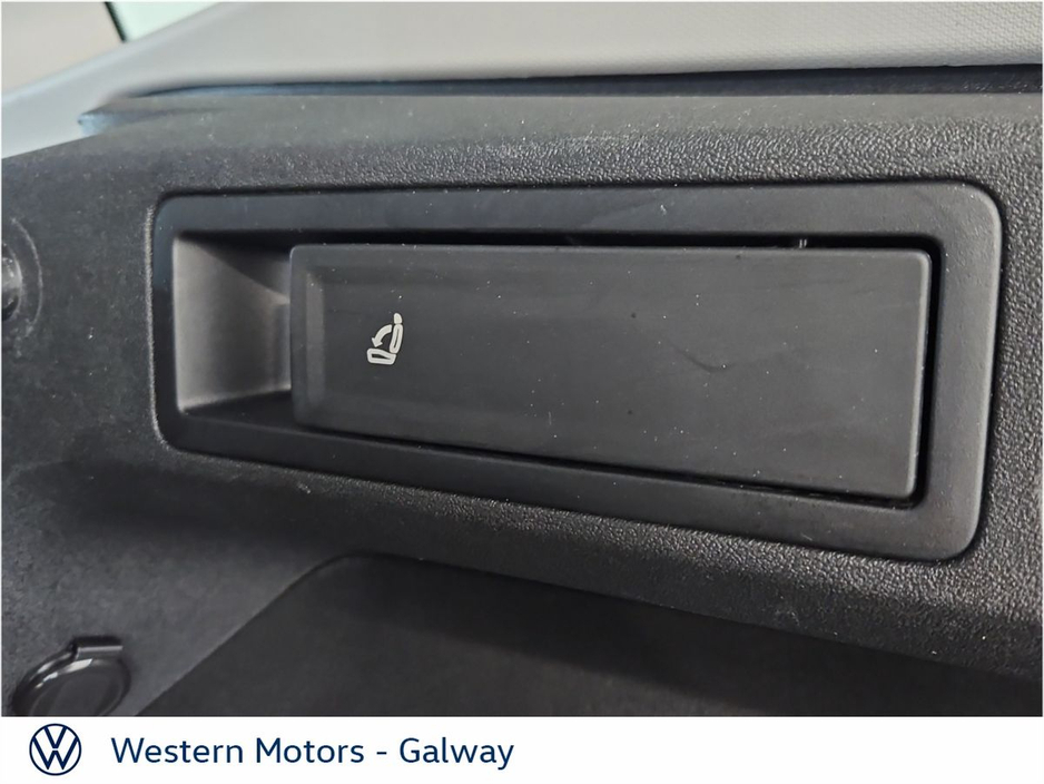 Volkswagen Tiguan Launch Edition 2.0 TDI 150HP DSG,New Model,18" Upgrade Alloys,Rear Camera,Digital Dash,App Connect,Elec Bootlid + much more — thumbnail 21