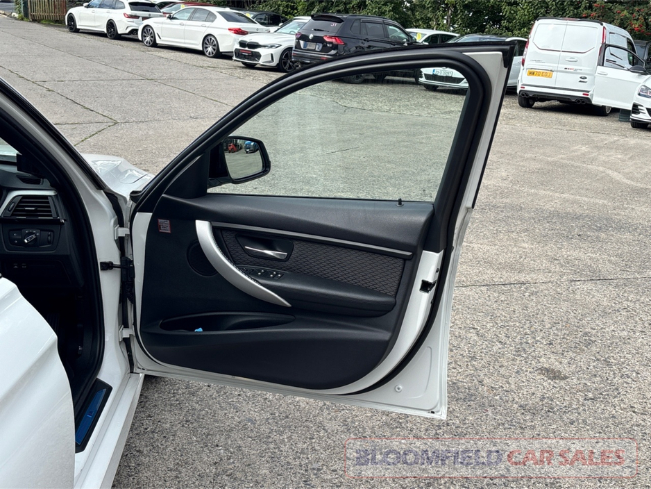 BMW 3 Series 320D MSPORT ESTATE , ALCANTARA INTERIOR // LOW MILEAGE — thumbnail 29