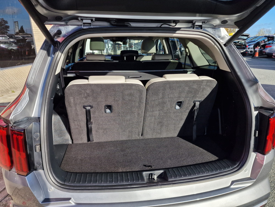 2022 Kia Sorento 1.6L Petrol Plug-in Hybrid For Sale Images