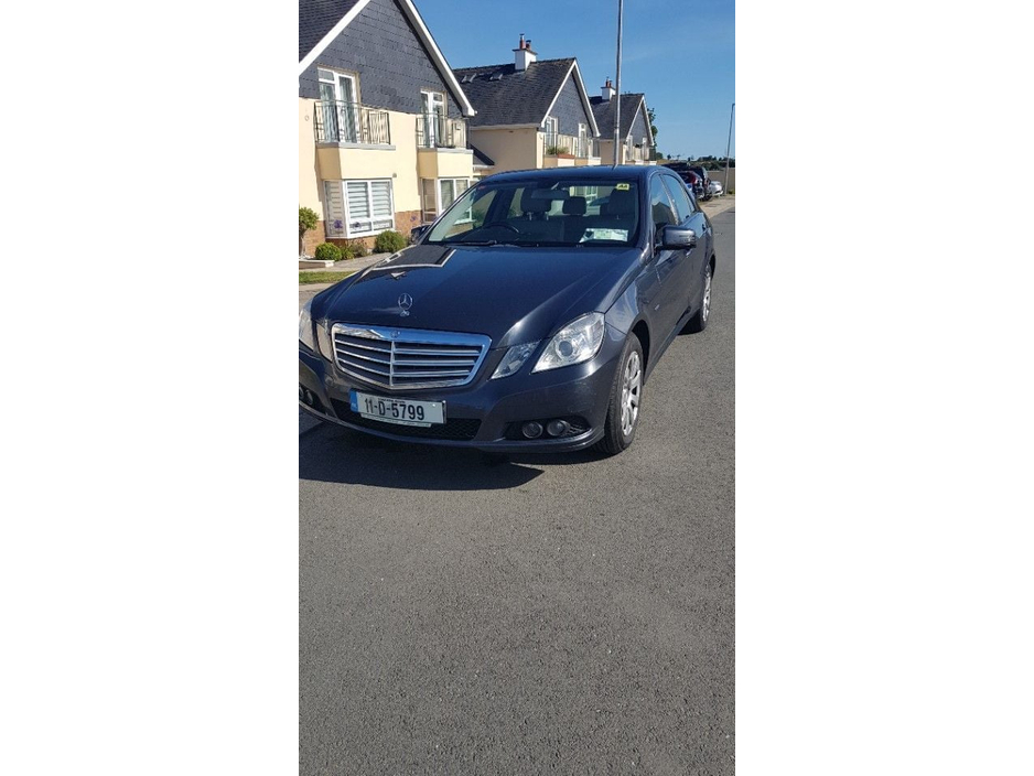 Mercedes-Benz E Class 2.1 Classic Saloon Diesel Automatic RWD (136bhp)
