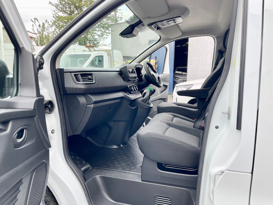 2023 Renault Trafic 2L Diesel For Sale Images