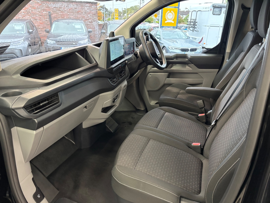 2026 Ford Transit Custom 2.5L Petrol Plug-in Hybrid For Sale Images