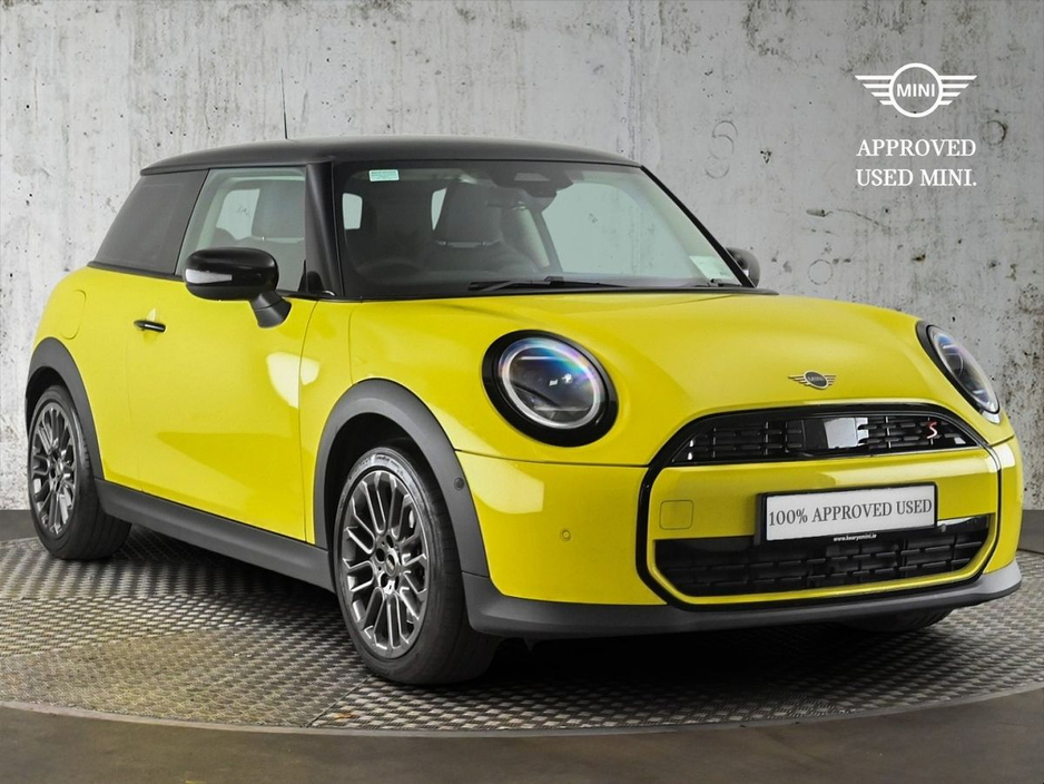 2025 MINI Hatch 2L Petrol For Sale Images