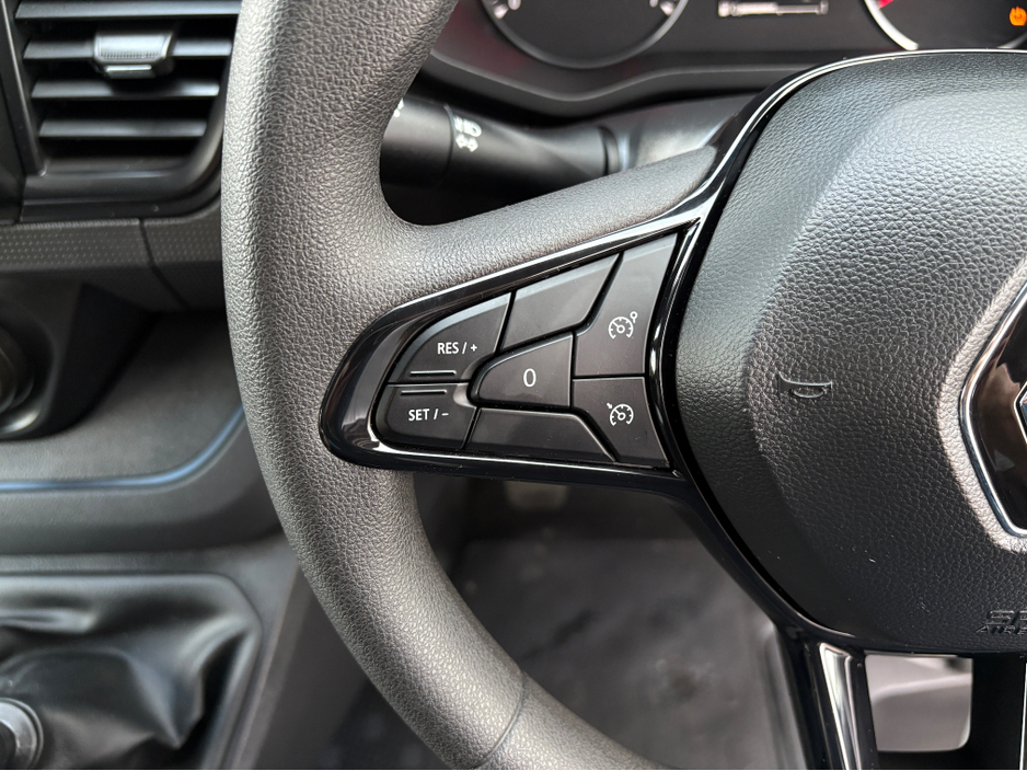 2022 Renault Trafic 2L Diesel For Sale Images