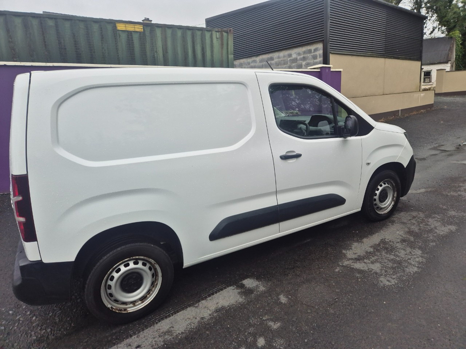 2021 Peugeot Partner 1.5L Diesel For Sale Images