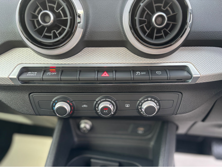 2022 Audi Q2 2.0L Diesel For Sale Images