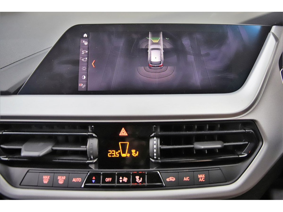 BMW 1 Series 118i AUTO *PARK SENSORS*REVERSE CAM — thumbnail 26