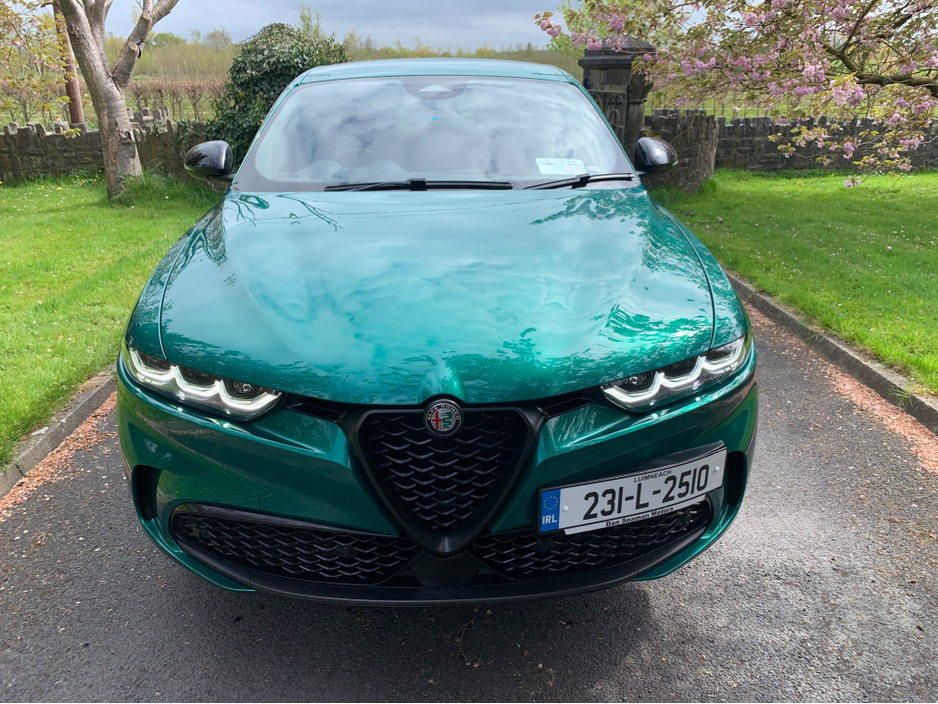 2023 Alfa Romeo Tonale 1.3L Petrol Plug-in Hybrid For Sale Images