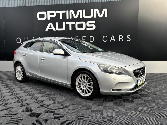2015 VOLVO V40 Volvo V40 1.6 petrol, auto, fully loaded with spec
