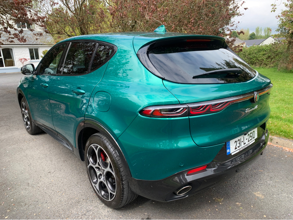 2023 Alfa Romeo Tonale 1.3L Petrol Plug-in Hybrid For Sale Images