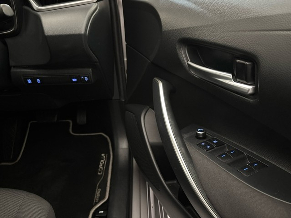 Toyota Corolla HYB LUNA SALOON 4DR AUTO — thumbnail 17