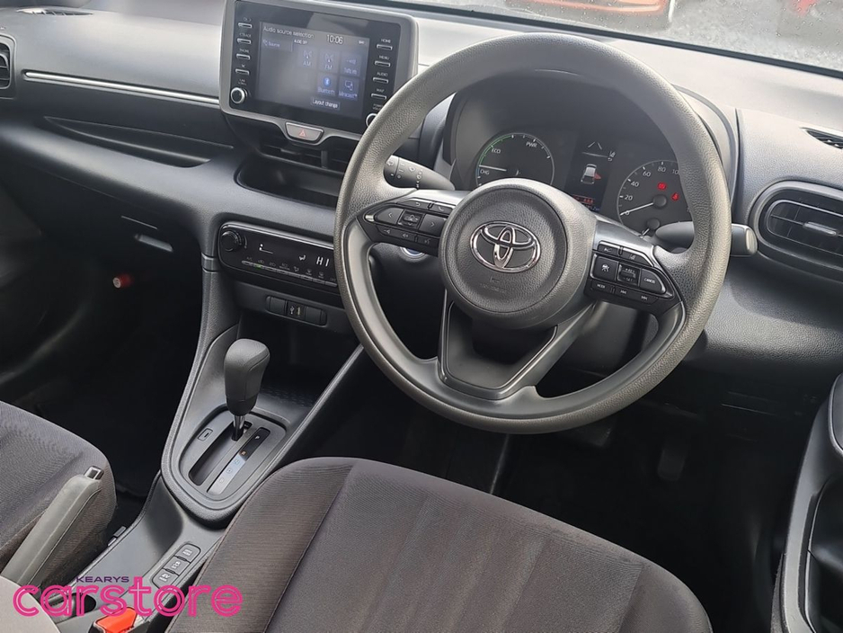 Toyota Yaris Hybrid X — thumbnail 15