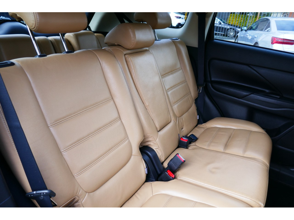 2015 Mitsubishi Outlander 2.3L Diesel For Sale Images