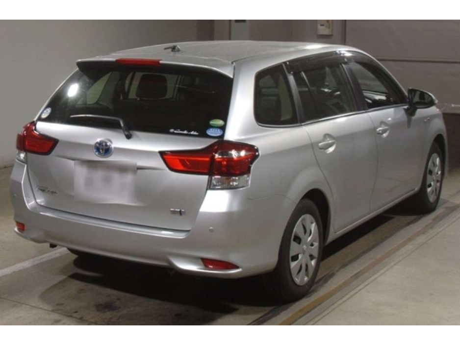 Toyota Corolla 1.5 Corolla Fielder Petrol Hybrid Auto — thumbnail 2
