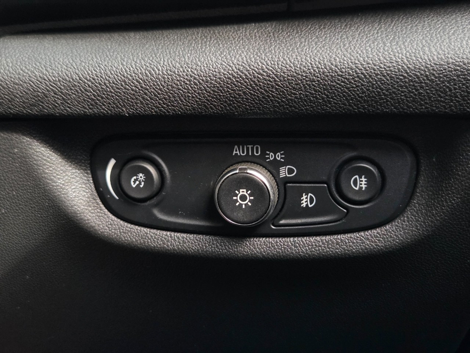 2018 Opel Insignia 2L Diesel For Sale Images